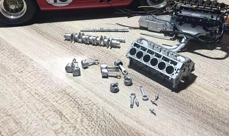 Model Kit V8 - Kit de motor modelo 1/18 V8