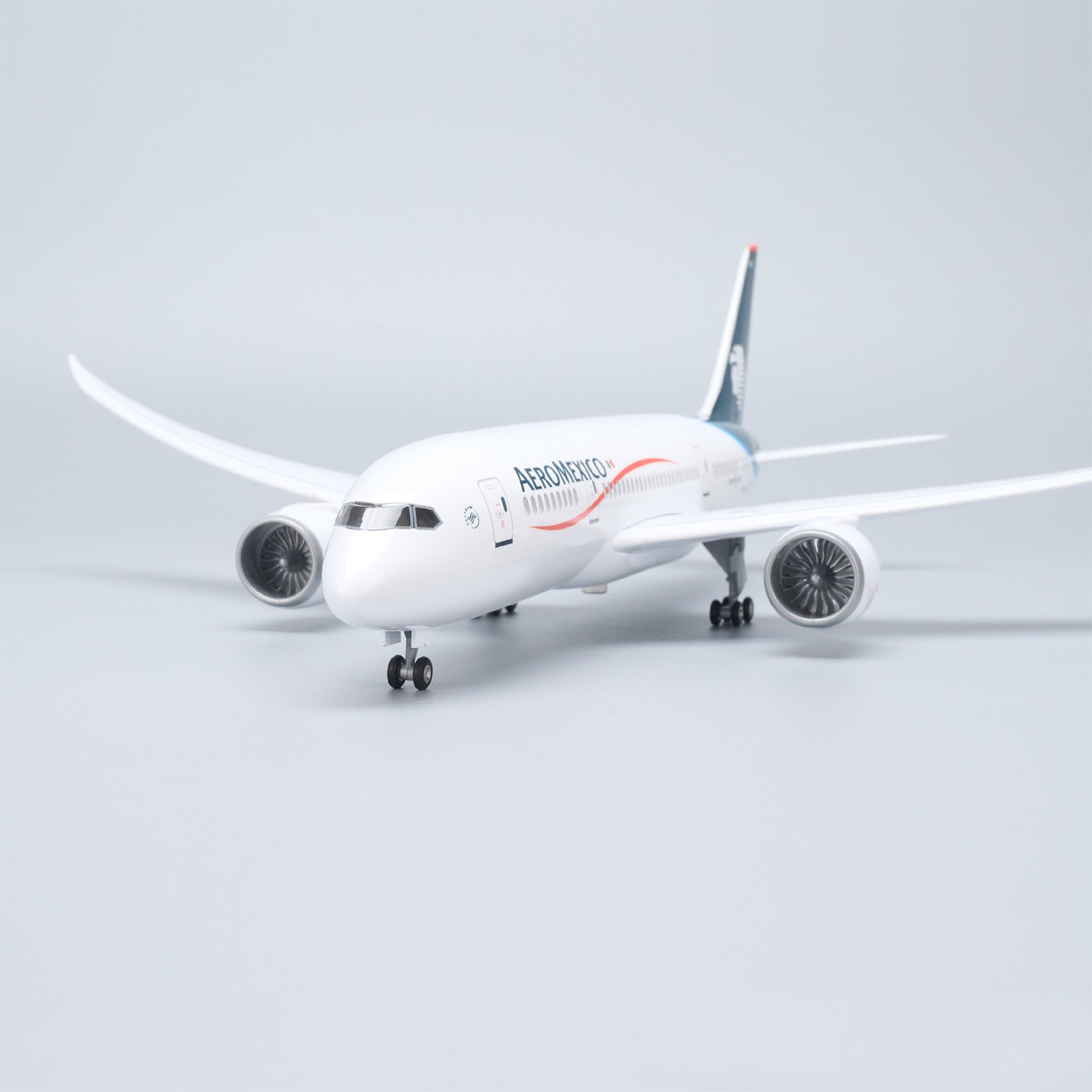 Modelo de Avião AeroMexico B78 - Model Kit Planes avaliação e preço