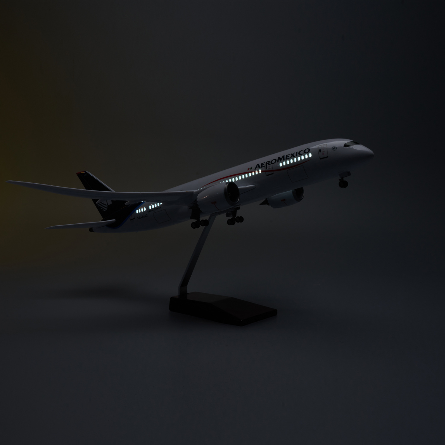 Modelo de Avião AeroMexico B78 - Model Kit Planes avaliação e preço